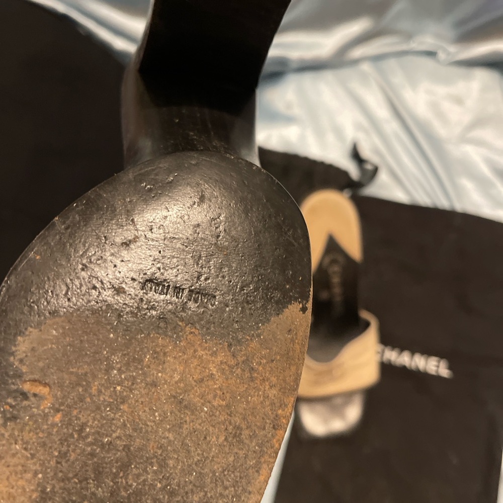 Chanel Women's Cream Mules - Picture 6 of 9